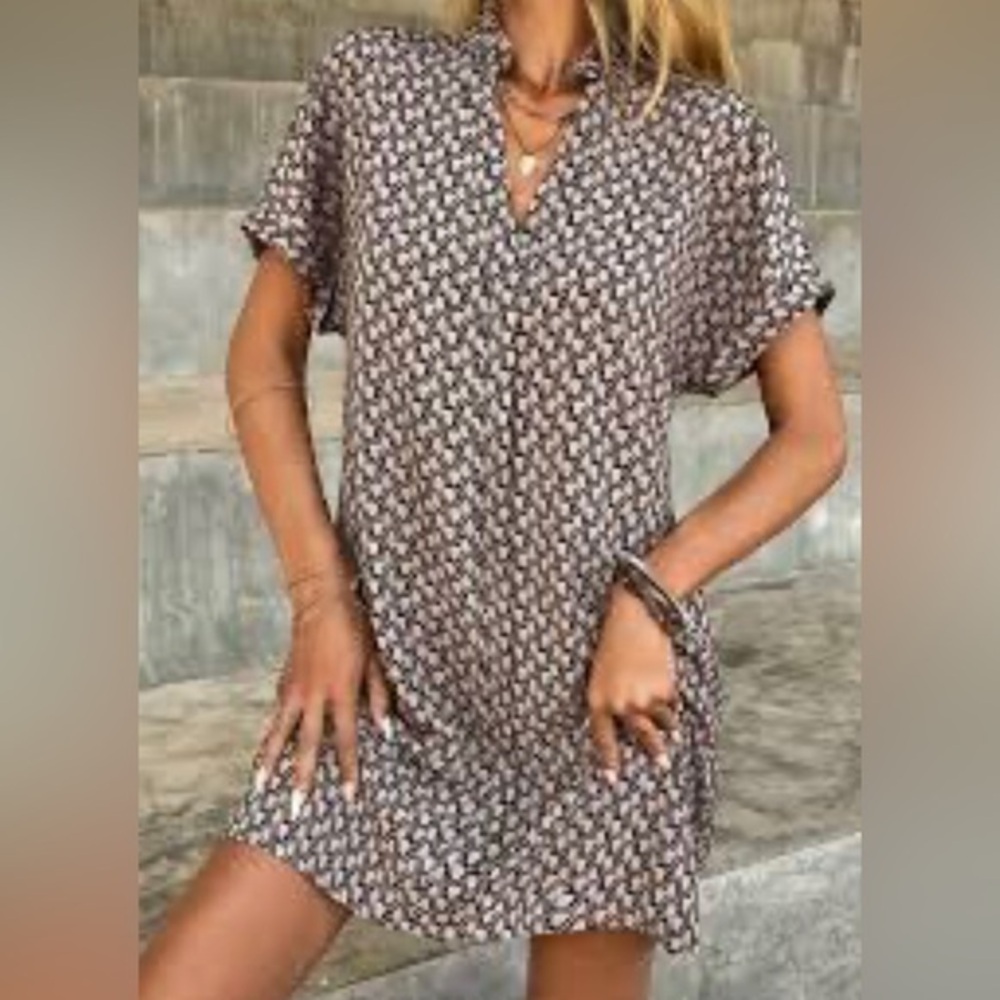 H&M Mauve Leave Print Short sleeve, V-neck, mini dress size small